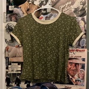 Green tee w/ stars